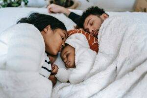 Pediatric Sleep Health: Common Sleep Issues In Children 2 pediatrician-for-babies-parents-sleeping-with-their-child-sleep-issues