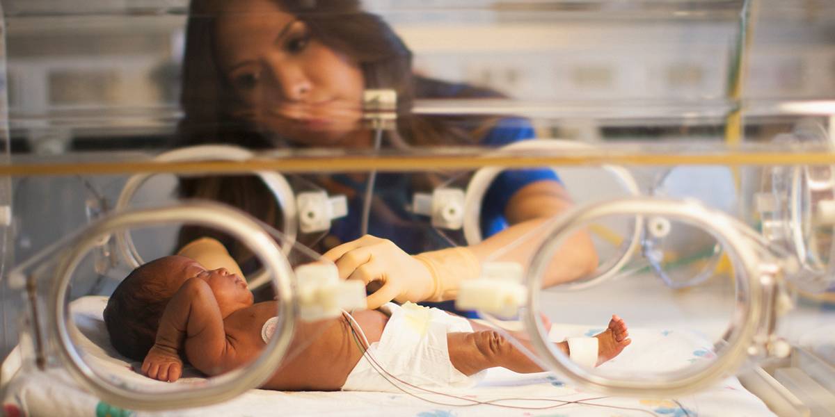 Everything You Need to Know about Bonding with Your Premature Baby in the NICU 1 Premature-Baby