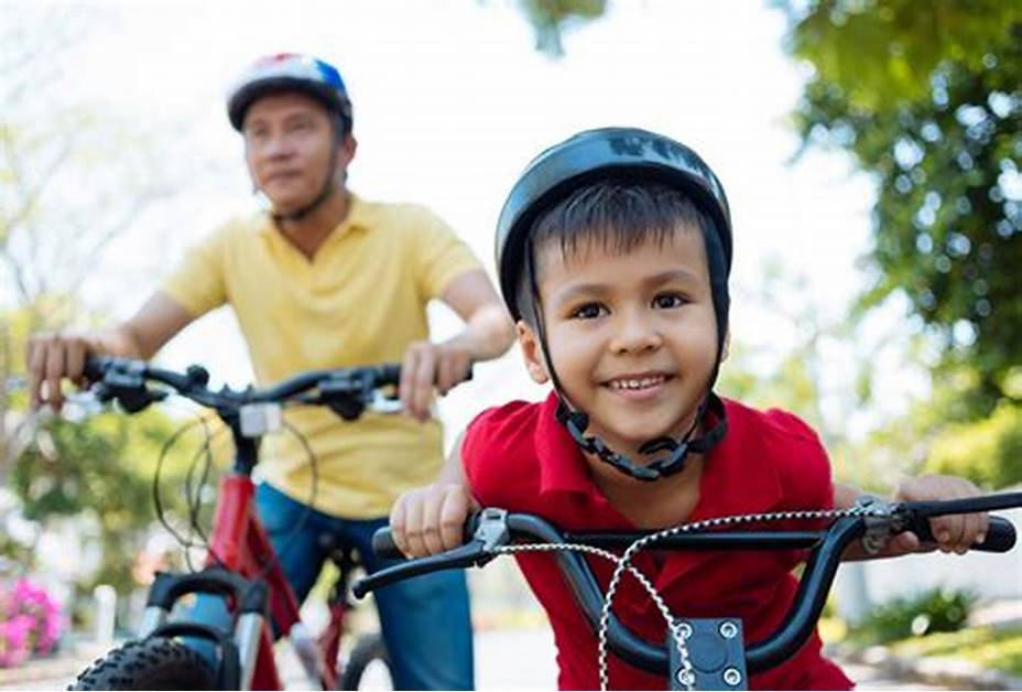 How To Teach Your Child To Ride A Bike + Safety Tips 5 safety tips when child ride a bike