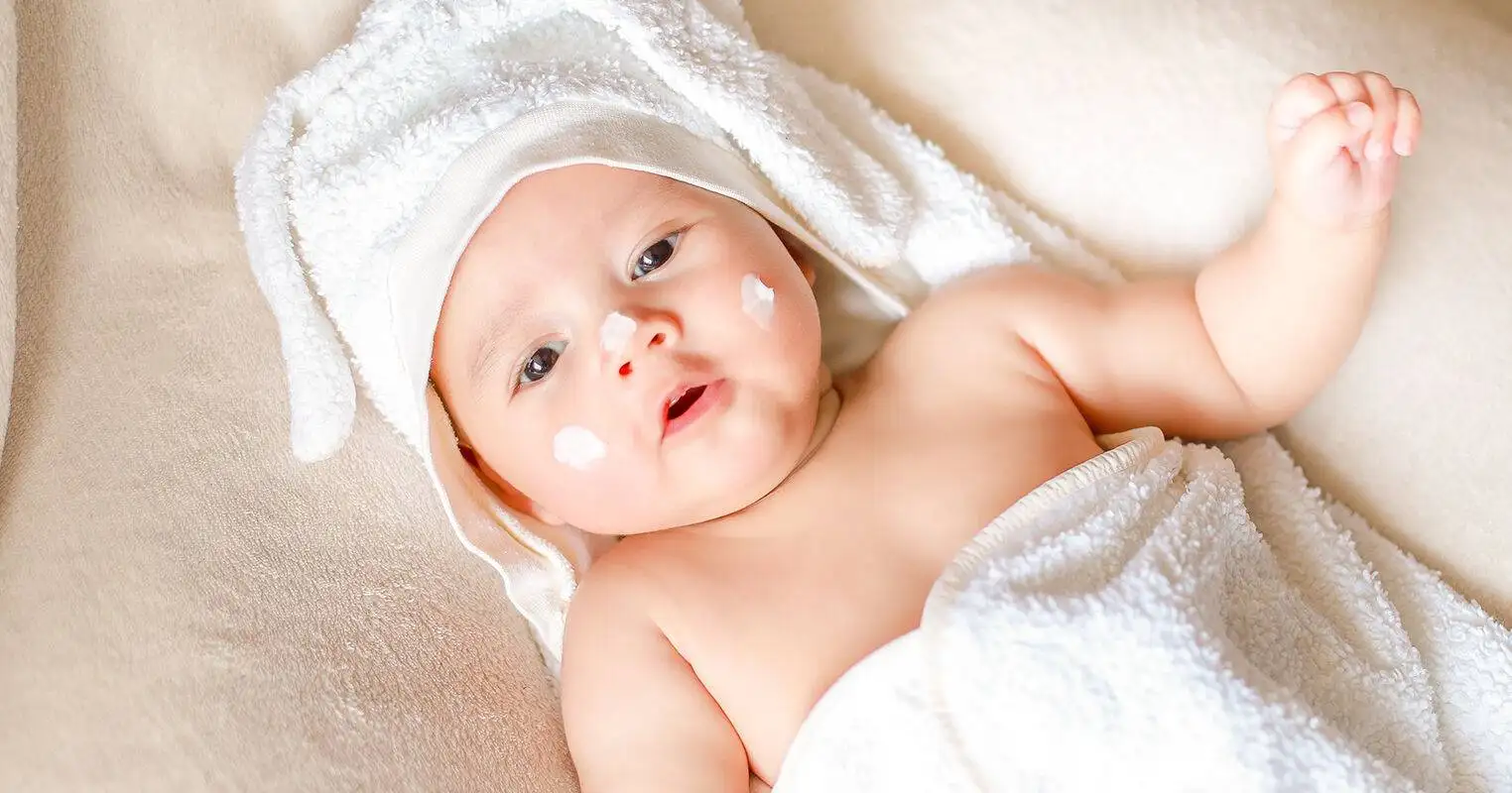 Red Skin in Newborns: Causes, Soothing Tips & When to Worry 16 winter hydration