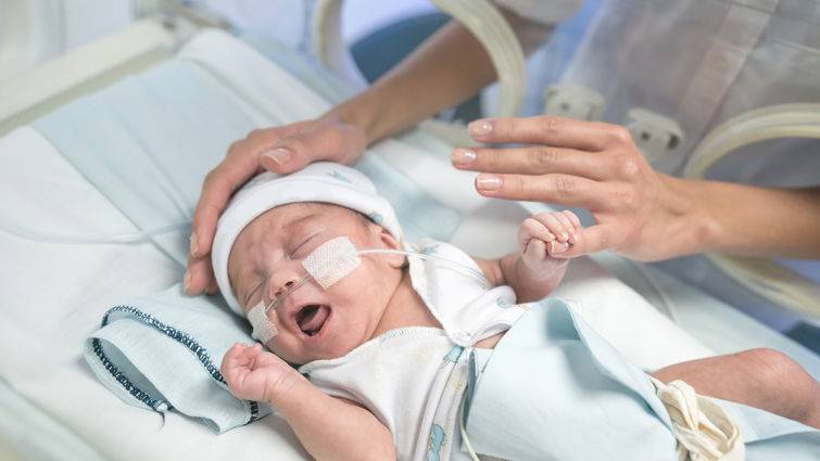 Everything You Need to Know about Bonding with Your Premature Baby in the NICU 3 Premature-Baby