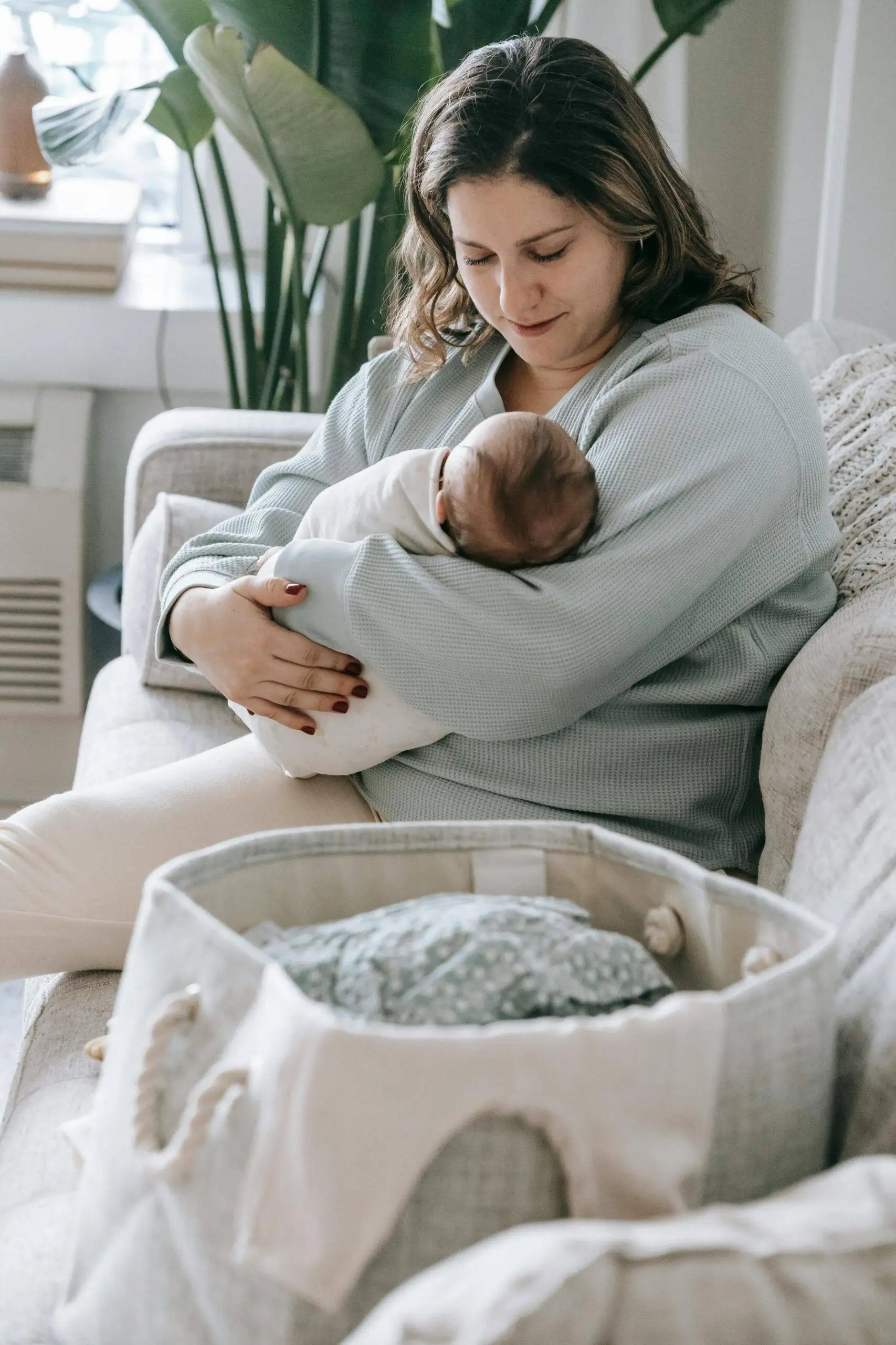 A Comprehensive Guide in Managing Breast Milk While Traveling: 20 Tips for Nursing Moms 25 baby wd bag scaled