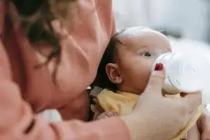 why newborn baby cry
