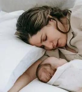 why newborn baby cry