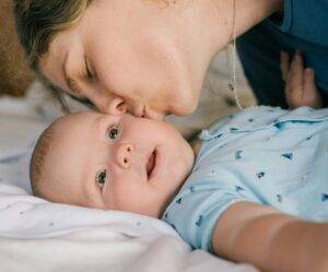 Newborn Hair Loss: Is It Normal and When Does Hair Grow Back? 4 newborn baby hair fall out
