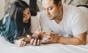 When Do Newborns Open Their Eyes? What Parents Should Expect 1 newborn baby open eyes