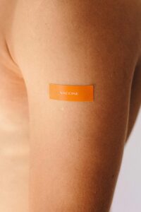 Severe Vaccine Reactions in Children: 11 Warning Signs and What to Do 7 severe vaccine reaction